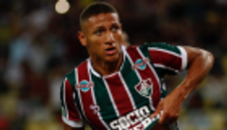 منافسة بين ميلان ويونايتد على ضم مهاجم برازيلي شاب