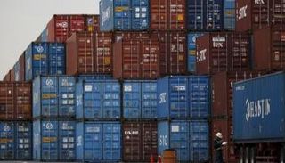 محطة حاويات تجارية - رويترز