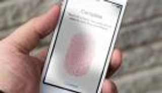 "آبل" تبتكر تقنية تحمي ملاك "آيفون" من المجرمين