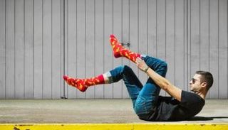 كنتاكي تنتج خط ملابس ومستلزمات منزلية مطبوع عليها وجباتها المقلية