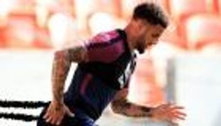 ووكر يتطلع للسير على خطى لام وألفيس مع جوارديولا