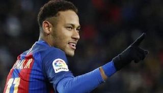 سانتوس البرازيلي يترقب انتقال نيمار إلى سان جيرمان