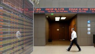 أوروبا تترقب نتائج الشركات وأسهمها تهبط بضغوط قوة اليورو