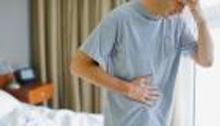 انتفاخ البطن إنذارا بـ٣ أنواع خطيرة من السرطان