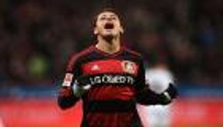 ورطة لـ"تشيتشاريتو" في أول مباريات فريقه الجديد