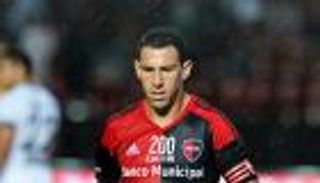 ماكسي رودريجيز يودع فريقه بالدموع