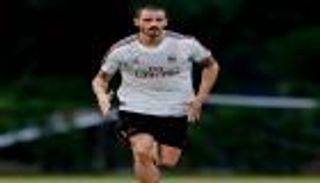 بونوتشي يظهر لأول مرة في تدريبات ميلان 