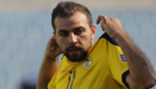 مهاجم العهد يقلل من صعوبة موقعة النصر