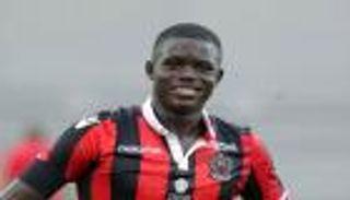 مدافع نيس الشاب يشعل صراعا بين الريال وبرشلونة