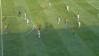 حارس الوحدة يكلف فريقه هدفين في افتتاح العربية