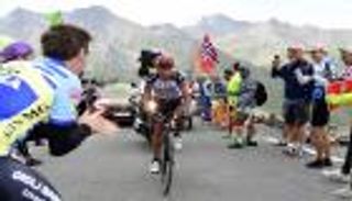 دراج الإمارات يتألق في المرحلة الـ18 لجولة فرنسا