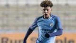 دورتموند يزاحم توتنهام وأرسنال على "موهبة إنجلترا"