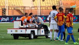نقل مهاجم الوحدة الإماراتي إلى المستشفى بسبب الإصابة