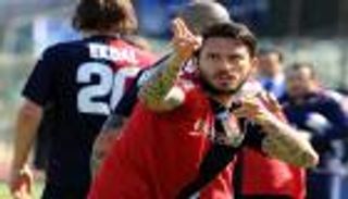 مهاجم تشيلي ينهي مشواره الأوروبي من أجل المونديال