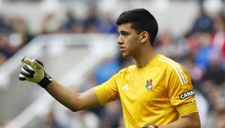 نابولي يجهز عرضاً مغرياً لخطف حارس سوسيداد