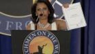 كاتبة أمريكية: أوباما سمح للإخوان بالتسلل إلى إدارته