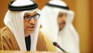 قرقاش: لقاء السراج وحفتر في باريس خطوة لتحقيق الاستقرار بليبيا