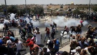 المواجهات في القدس مستمرة دعما للأقصى- أرشيفية