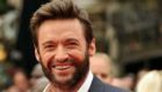 هيو جاكمان يراقب هواتف أبنائه ويقيد استخدامهم للسوشيال ميديا