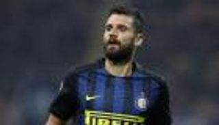 مدرب إنتر مندهش من شائعات انتقال نجمه لتشيلسي