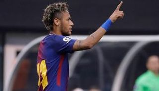 بيكيه يحسم الجدل ويؤكد بقاء نيمار في برشلونة