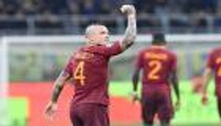 روما يقطع الطريق على الكبار ويجدد لـ"النينجا"