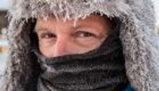 فيديو مرعب.. مصور ينجو من الموت بعد انفجار بركاني