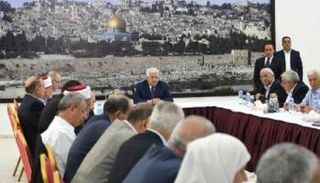 محمود عباس أثناء اجتماع القيادة الفلسطينية