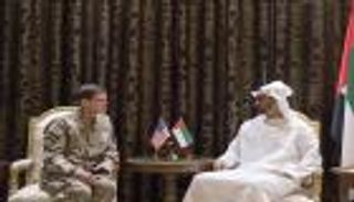 محمد بن زايد يستقبل قائد القيادة المركزية الأمريكية