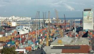 تراجع العجز التجاري للجزائر