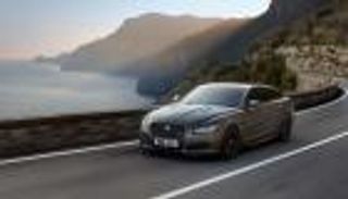 بالصور .. جاغوار تكشف عن أسرع سيارة XJ 