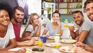 الصيام بين أوقات الوجبات الأساسية يسهم في إنقاص الوزن