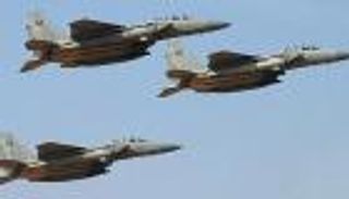 قائد القوات البحرية السعودية يزور مصابي عاصفة الحزم وإعادة الأمل