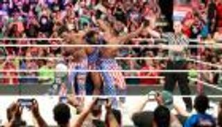 "نيو داي" يتوج ببطولة "سماكدون" للزوجي للمرة الأولى