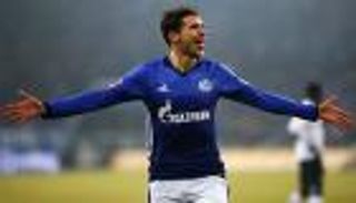 نجم شالكه يعلق على مفاوضات ليفربول والبايرن