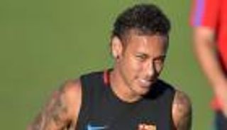 نيمار يدفع برشلونة لمقاضاة سان جيرمان