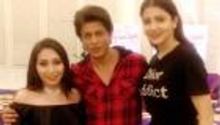 15 دقيقة تجمع شاروخان والمصرية شيماء الشايب