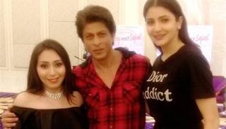 شاروخان وشيماء الشايب بحضور أنوشكا شارما