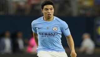 جوارديولا يفتح الباب أمام رحيل نصري