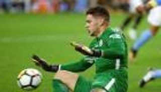 جوارديولا معجب بمستوى حارس السيتي الجديد