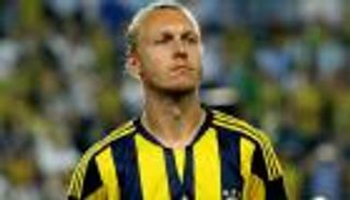 إشبيلية يقترب من ضم قائد الدنمارك