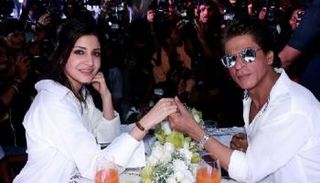 شاروخان وأنوشكا شارما يروجان للفيلم الجديد