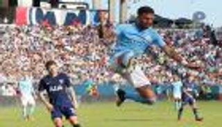 بوكتينيو يدعم جماهير توتنهام في الهجوم على ووكر