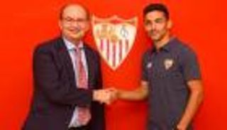 إشبيلية يعلن استعادة نافاس ويبشره برقم قياسي