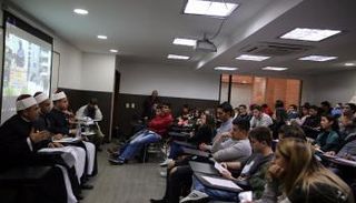 قافلة حكماء المسلمين تبدأ فعالياتها في كولومبيا