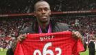 بولت: أنتظر مكالمة مهمة من مورينيو