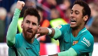 ميسي يودع نيمار بعد قراره بالرحيل عن برشلونة