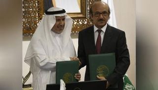 الدكتور عبدالله بن عبدالعزيز الربيعة والدكتور محمود فكري