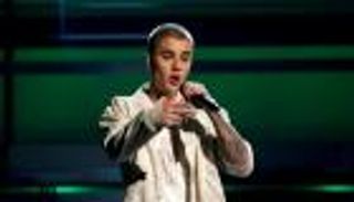 جاستن بيبر يعتذر عن "أسبوع الخطايا"