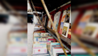 فَرْشة الكتب.. تبرع بكتابك أو اشتر كُتبا "أصلية" بأسعار رمزية